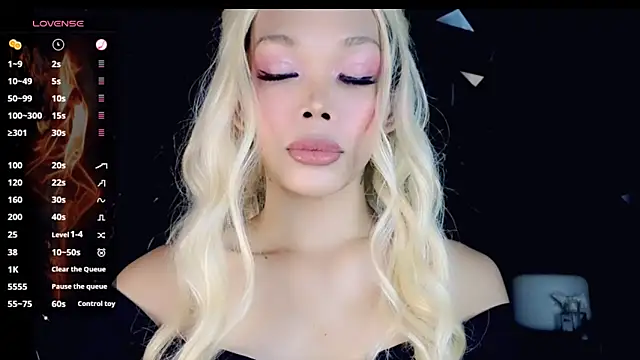 Snapshot of sugar_bbyxx chatting on 11.07.25 sugar bbyxx online show from 11.07.25