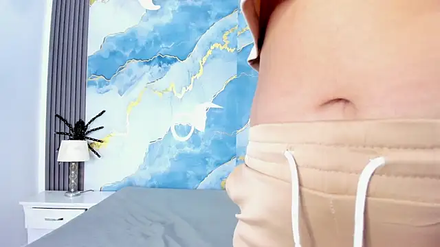 Kylieandjhonny online show from 10.28.25