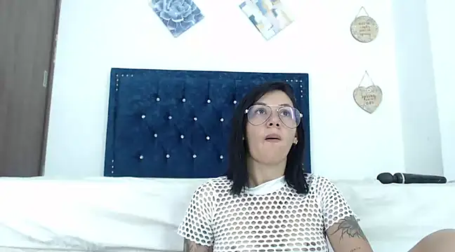 QueenSquirt  online show from 01.22.25