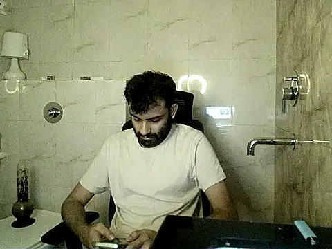 Snapshot of king_kong_india1 chatting on 09.28.25 king kong india1 online show from 09.28.25