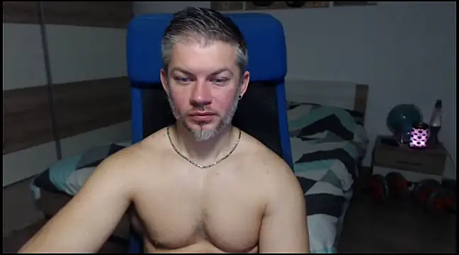 Snapshot of RobbyShawz chatting on 12.06.24 RobbyShawz online show from 12.06.24
