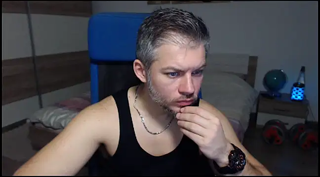 Snapshot of RobbyShawz chatting on 12.10.24 RobbyShawz online show from 12.10.24