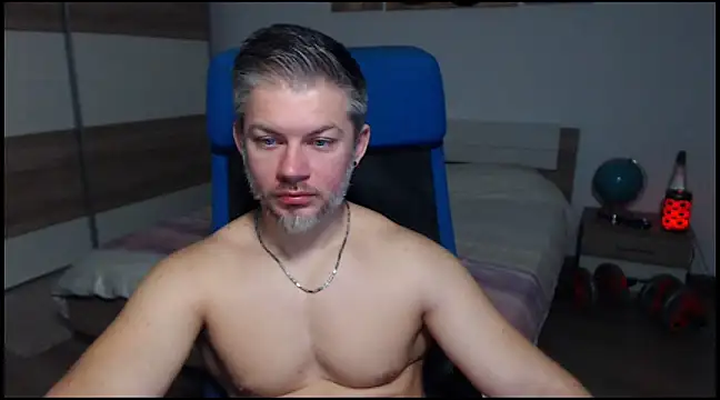 Snapshot of RobbyShawz chatting on 12.12.24 RobbyShawz online show from 12.12.24