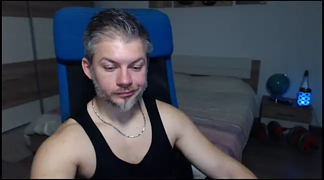 Snapshot of RobbyShawz chatting on 12.12.24 RobbyShawz online show from 12.12.24