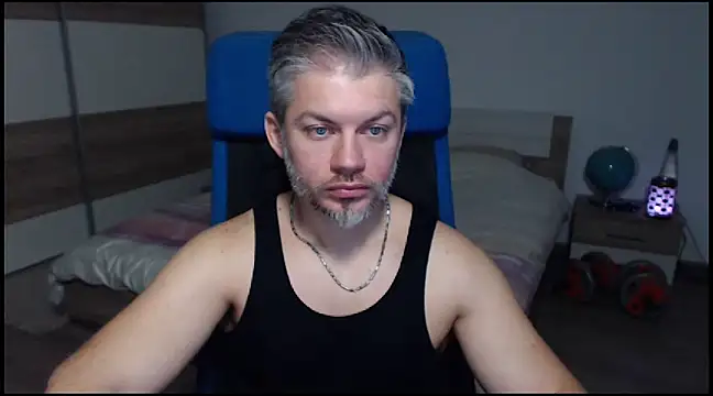 Snapshot of RobbyShawz chatting on 12.17.24 RobbyShawz online show from 12.17.24