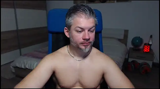 Snapshot of RobbyShawz chatting on 12.18.24 RobbyShawz online show from 12.18.24