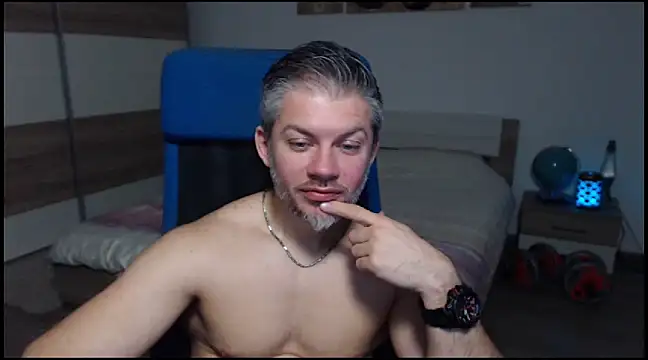 Snapshot of RobbyShawz chatting on 12.20.24 RobbyShawz online show from 12.20.24