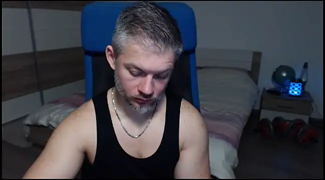 Snapshot of RobbyShawz chatting on 12.27.24 RobbyShawz online show from 12.27.24