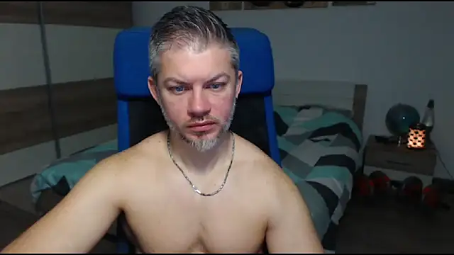 Snapshot of RobbyShawz chatting on 01.03.25 RobbyShawz online show from 01.03.25