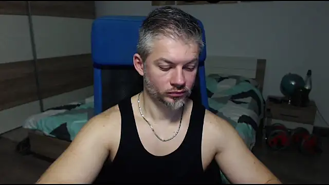 Snapshot of RobbyShawz chatting on 01.06.25 RobbyShawz online show from 01.06.25