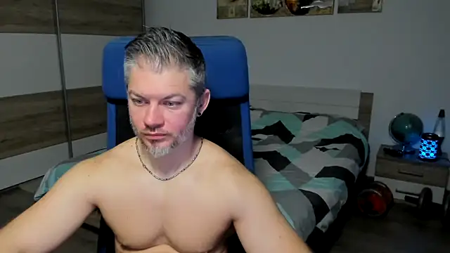Snapshot of RobbyShawz chatting on 01.10.25 RobbyShawz online show from 01.10.25