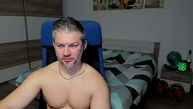 Snapshot of RobbyShawz chatting on 01.13.25 RobbyShawz online show from 01.13.25