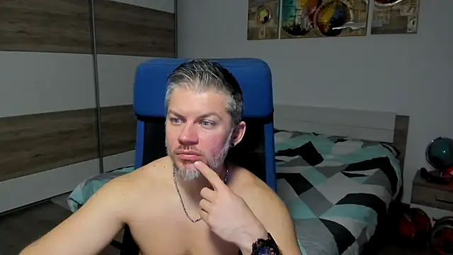 Snapshot of RobbyShawz chatting on 01.13.25 RobbyShawz online show from 01.13.25