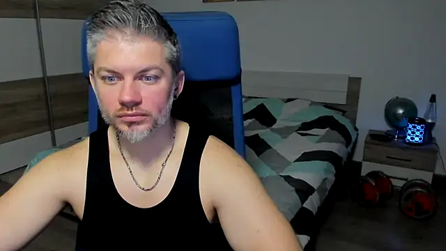 Snapshot of RobbyShawz chatting on 01.15.25 RobbyShawz online show from 01.15.25