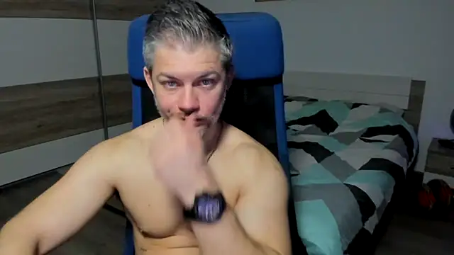 Snapshot of RobbyShawz chatting on 01.18.25 RobbyShawz online show from 01.18.25