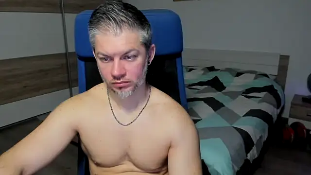 Snapshot of RobbyShawz chatting on 01.21.25 RobbyShawz online show from 01.21.25