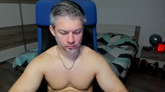 Snapshot of RobbyShawz chatting on 01.28.25 RobbyShawz online show from 01.28.25