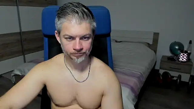 Snapshot of RobbyShawz chatting on 01.29.25 RobbyShawz online show from 01.29.25