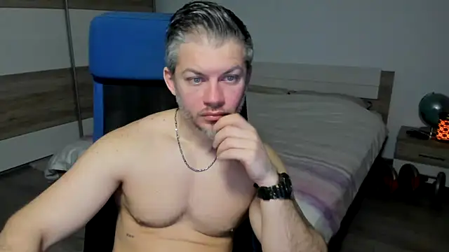 Snapshot of RobbyShawz chatting on 02.04.25 RobbyShawz online show from 02.04.25