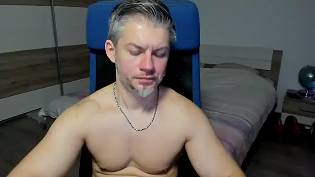 Snapshot of RobbyShawz chatting on 02.06.25 RobbyShawz online show from 02.06.25