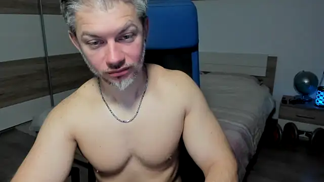 Snapshot of RobbyShawz chatting on 02.10.25 RobbyShawz online show from 02.10.25