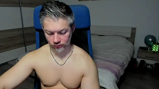 Snapshot of RobbyShawz chatting on 02.11.25 RobbyShawz online show from 02.11.25
