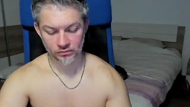 Snapshot of RobbyShawz chatting on 02.11.25 RobbyShawz online show from 02.11.25
