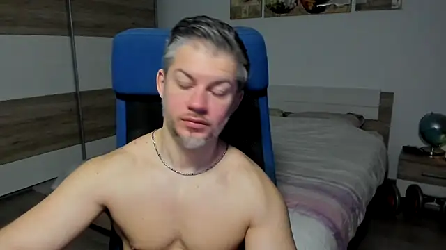 Snapshot of RobbyShawz chatting on 02.12.25 RobbyShawz online show from 02.12.25