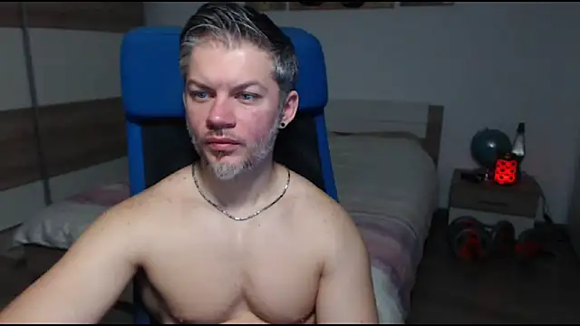 Snapshot of RobbyShawz chatting on 02.17.25 RobbyShawz online show from 02.17.25