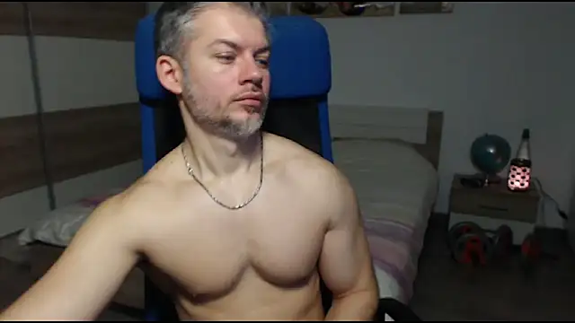 Snapshot of RobbyShawz chatting on 02.18.25 RobbyShawz online show from 02.18.25