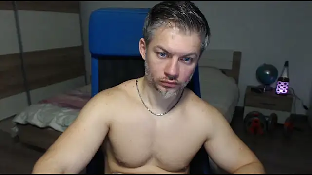 Snapshot of RobbyShawz chatting on 02.19.25 RobbyShawz online show from 02.19.25