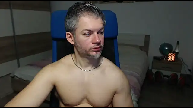 Snapshot of RobbyShawz chatting on 02.22.25 RobbyShawz online show from 02.22.25