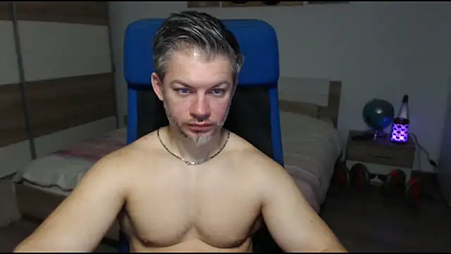 Snapshot of RobbyShawz chatting on 02.23.25 RobbyShawz online show from 02.23.25