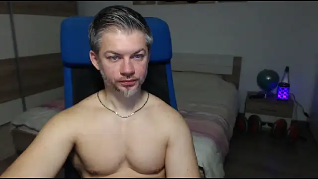 Snapshot of RobbyShawz chatting on 02.24.25 RobbyShawz online show from 02.24.25