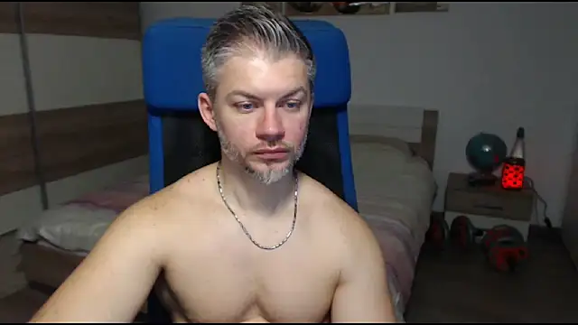 Snapshot of RobbyShawz chatting on 02.25.25 RobbyShawz online show from 02.25.25