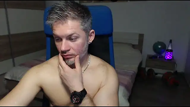 Snapshot of RobbyShawz chatting on 03.04.25 RobbyShawz online show from 03.04.25