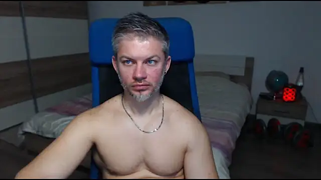 Snapshot of RobbyShawz chatting on 03.06.25 RobbyShawz online show from 03.06.25