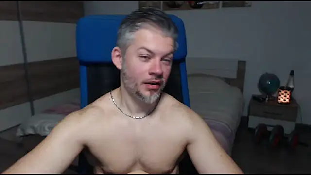 Snapshot of RobbyShawz chatting on 03.10.25 RobbyShawz online show from 03.10.25