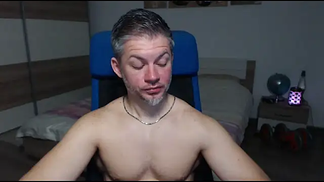 Snapshot of RobbyShawz chatting on 03.11.25 RobbyShawz online show from 03.11.25