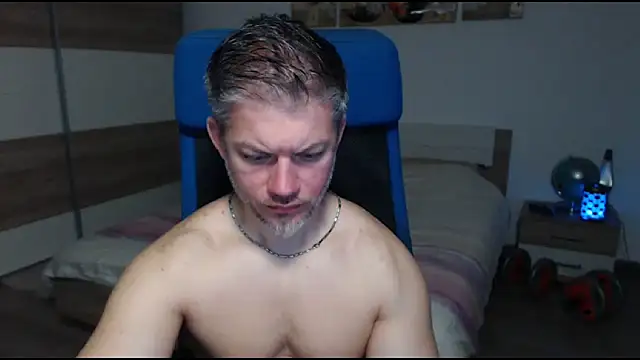 Snapshot of RobbyShawz chatting on 03.15.25 RobbyShawz online show from 03.15.25