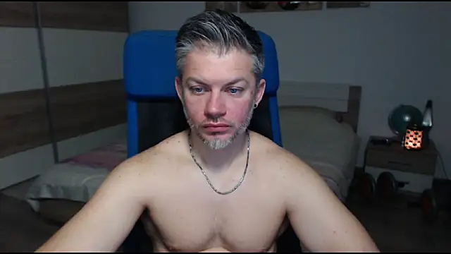 Snapshot of RobbyShawz chatting on 03.21.25 RobbyShawz online show from 03.21.25