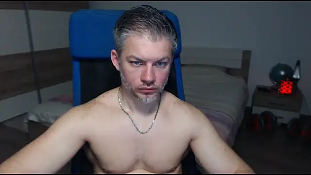 Snapshot of RobbyShawz chatting on 03.22.25 RobbyShawz online show from 03.22.25