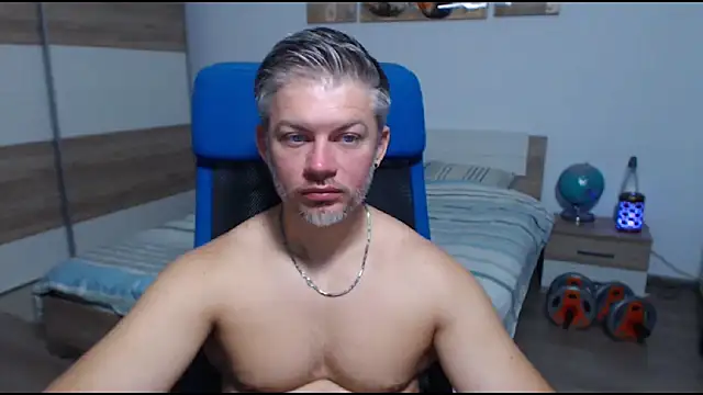 Snapshot of RobbyShawz chatting on 09.12.25 RobbyShawz online show from 09.12.25