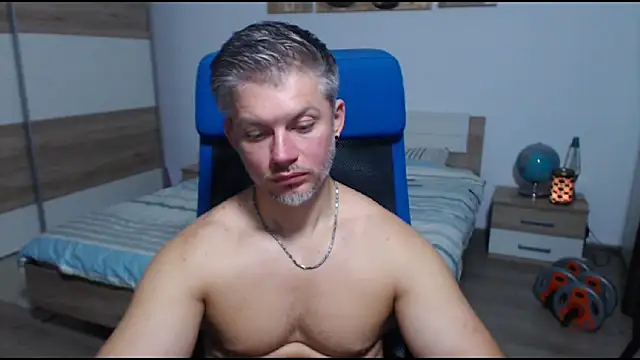 Snapshot of RobbyShawz chatting on 09.16.25 RobbyShawz online show from 09.16.25