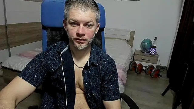 Snapshot of RobbyShawz chatting on 02.17.26 RobbyShawz online show from 02.17.26