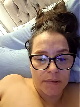 Snapshot of MariaPau_83 chatting on 02.06.26 MariaPau 83 online show from 02.06.26