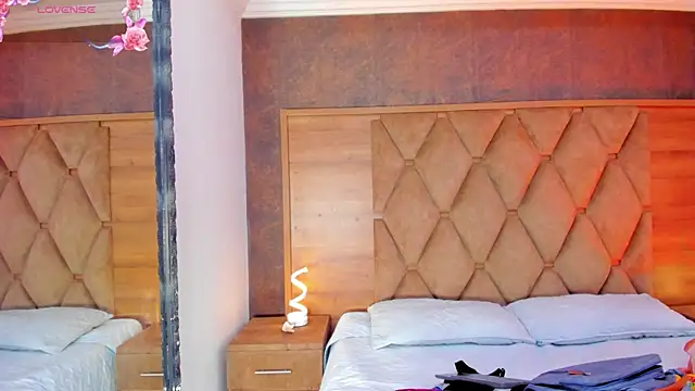 Snapshot of Rianamanson chatting on 10.16.25 Rianamanson online show from 10.16.25