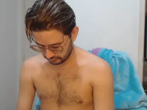 Snapshot of peterannaud chatting on 09.28.25 peterannaud online show from 09.28.25