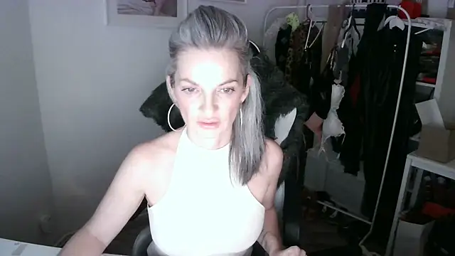 Sabdeluxe online show from 01.19.25