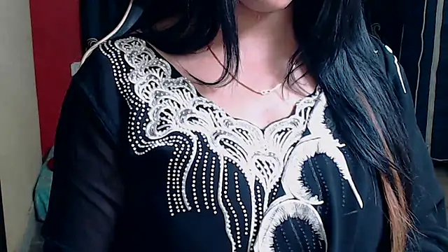 Naiaa-mylove online show from 10.24.25